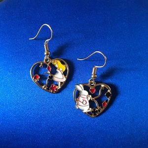 Alice in wonderland heart earrings Halloween